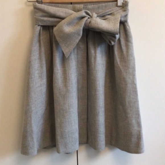 Club Monaco skirt- grey size 4 - Picture 2 of 2